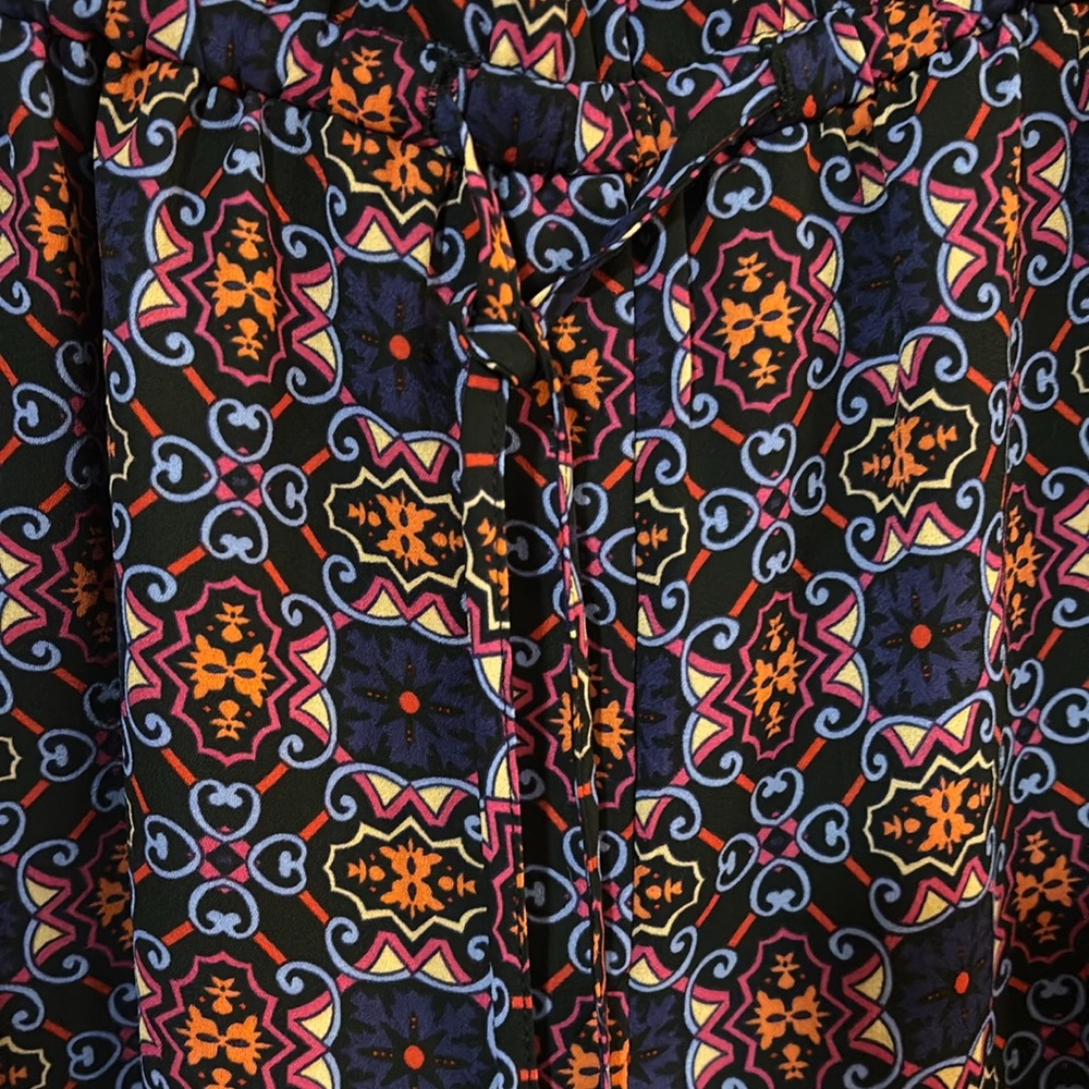 NWT Beautiful, colorfull, long sleeved romper Size Small - Picture 8 of 9
